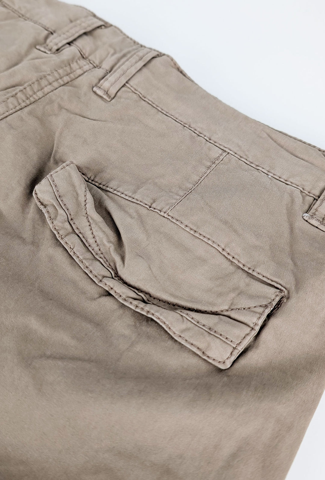 Pantalone uomo elasticizzato con tasconi cargo cotone leggero - BEIGE