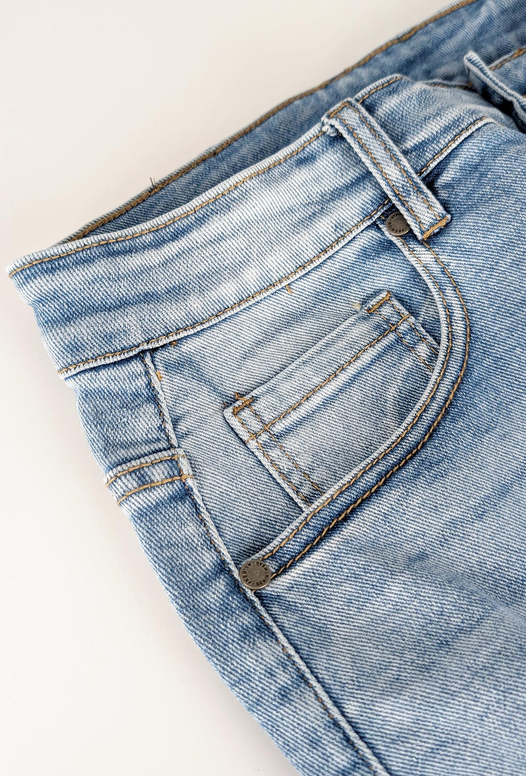Bermuda in Jeans chiaro Dresserd modello 5 tasche Baggy