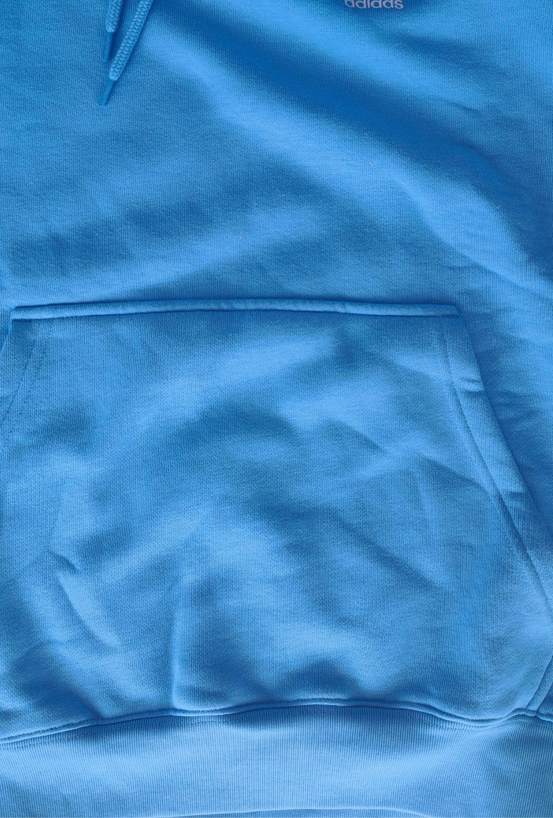 Felpa Uomo ADIDAS con Cappuccio Logo ricamato bianco lato cuore- AZZURRO