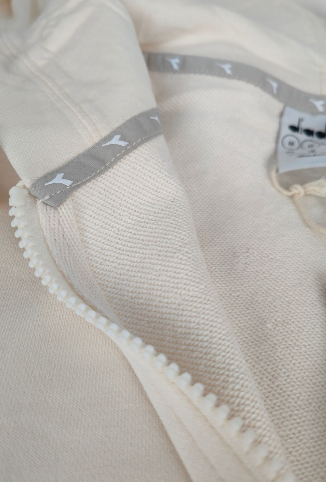 Felpa Uomo Full Zip DIADORA in cotone con cappuccio logo stampato lato cuore- PANNA