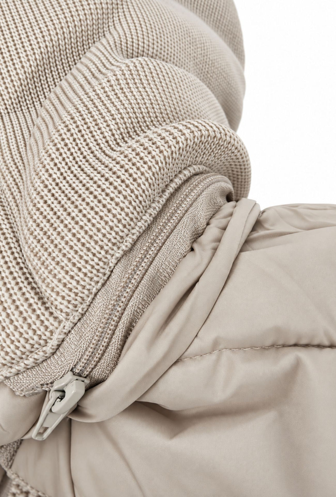 Giubbotto invernale con cappuccio smontabile maniche in tessuto - BEIGE CHIARO
