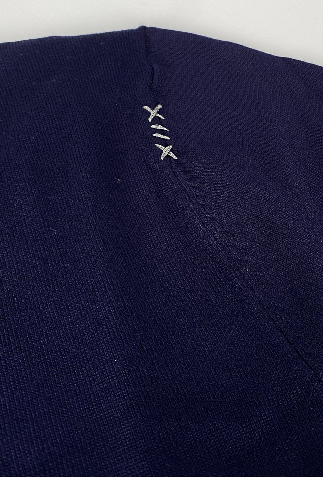 Maglioncino uomo Dresserd girocollo in viscosa con toppa e cuciture a contrasto - BLU