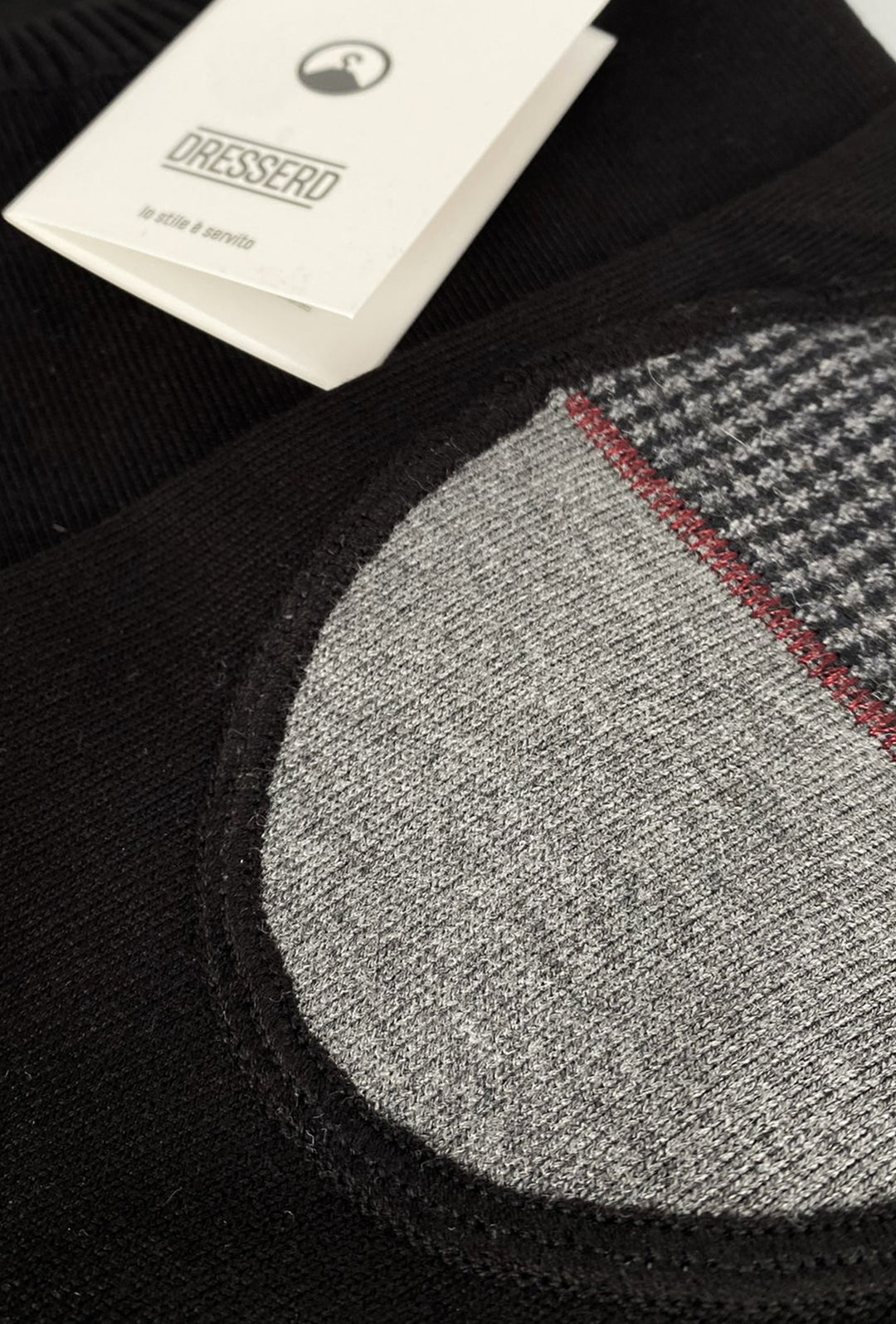Maglioncino uomo Dresserd girocollo in viscosa con toppa e cuciture a contrasto - NERO
