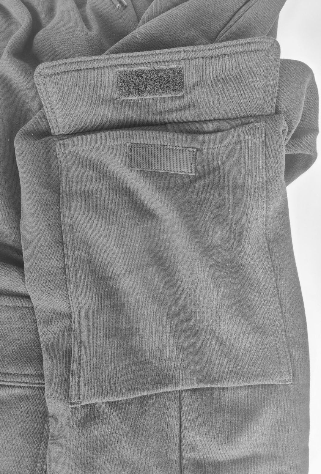 Pantalone Tuta Uomo ADIDAS Nero in Cotone Cargo Jogger - NERO