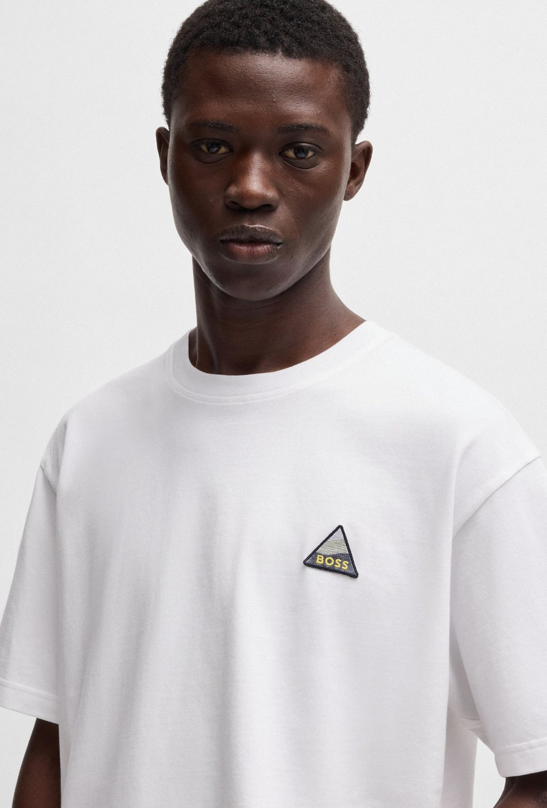 T-Shirt uomo HUGO BOSS Relaxed Fit in cotone con toppa logo - BIANCO