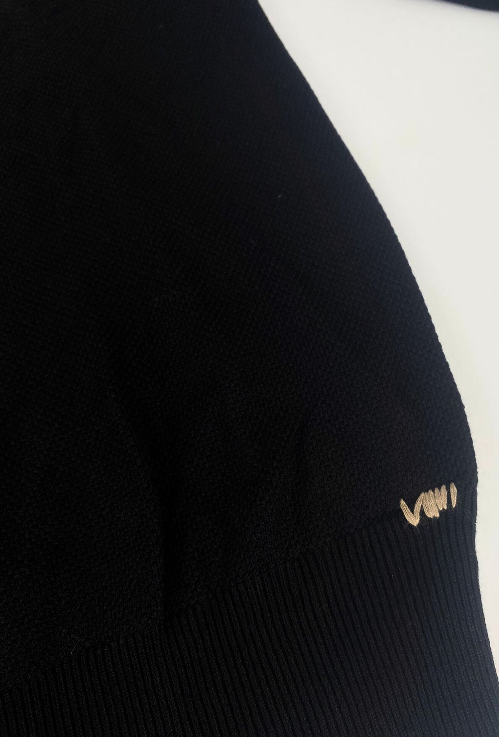 Maglioncino Uomo Viscosa Dresserd semi slim fit con top - NERO
