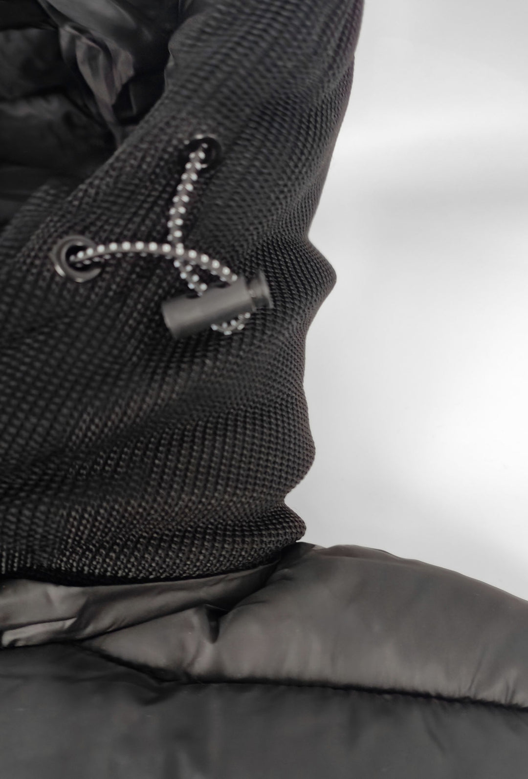Giubbino Uomo DRESSERD con Cappuccio Smontabile e Inserti in Maglia- NERO