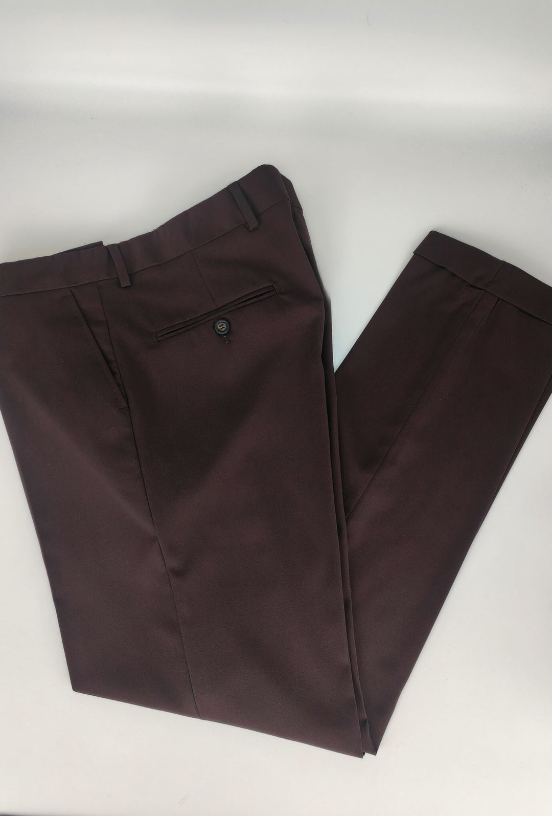 Pantaloni uomo in viscosa con tasca America, risvolto e abbottonatura allungata - TESTA DI MORO