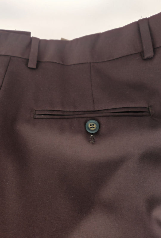 Pantaloni uomo in viscosa con tasca America, risvolto e abbottonatura allungata - TESTA DI MORO