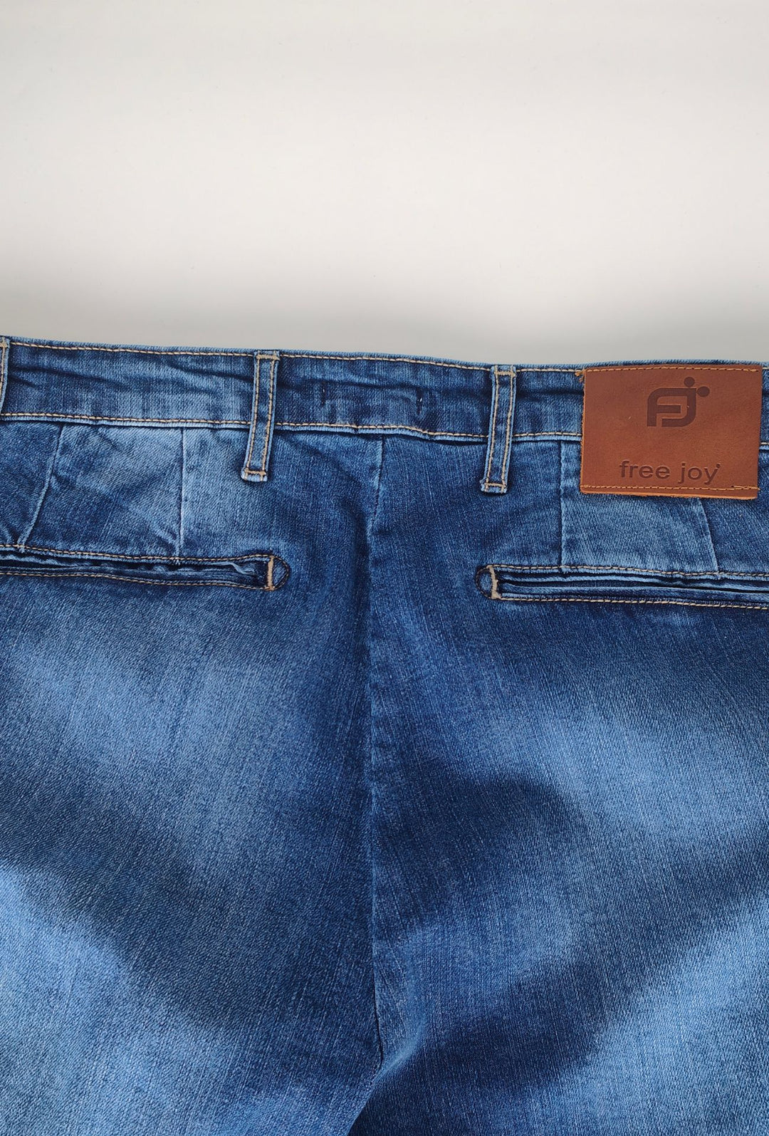 Jeans Uomo FREE JOY in Denim Stretch  Slim Fit con Tasche America- LAVAGGIO MEDIO