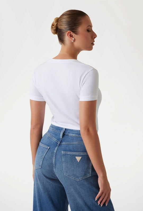 T-Shirt Donna GUESS Mini Triangle Tee Pure White Slim Fit - BIANCO