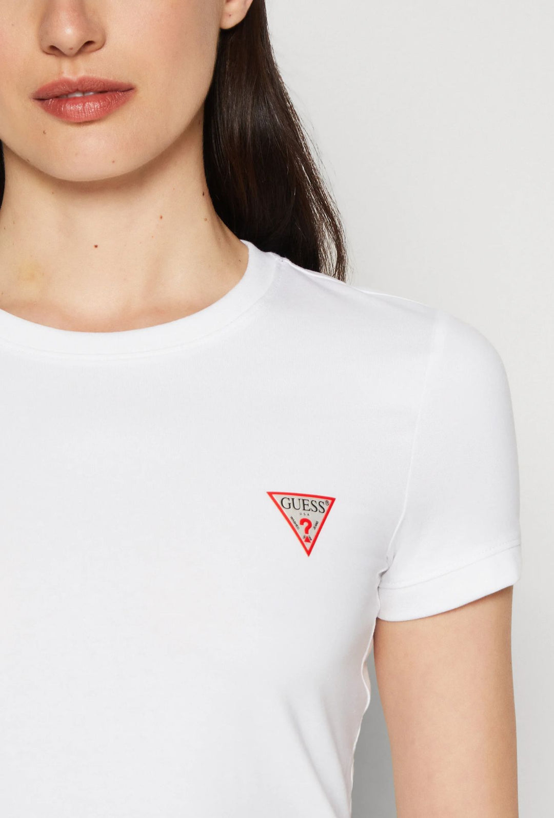T-Shirt Donna GUESS Mini Triangle Tee Pure White Slim Fit - BIANCO