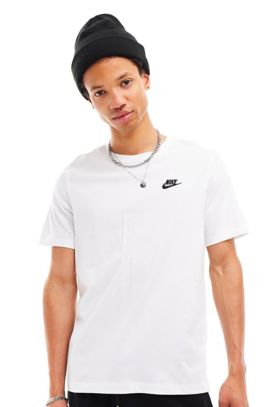 T-Shirt uomo NIKE Sportswear Club Tee logo ricamato lato cuore - BIANCO