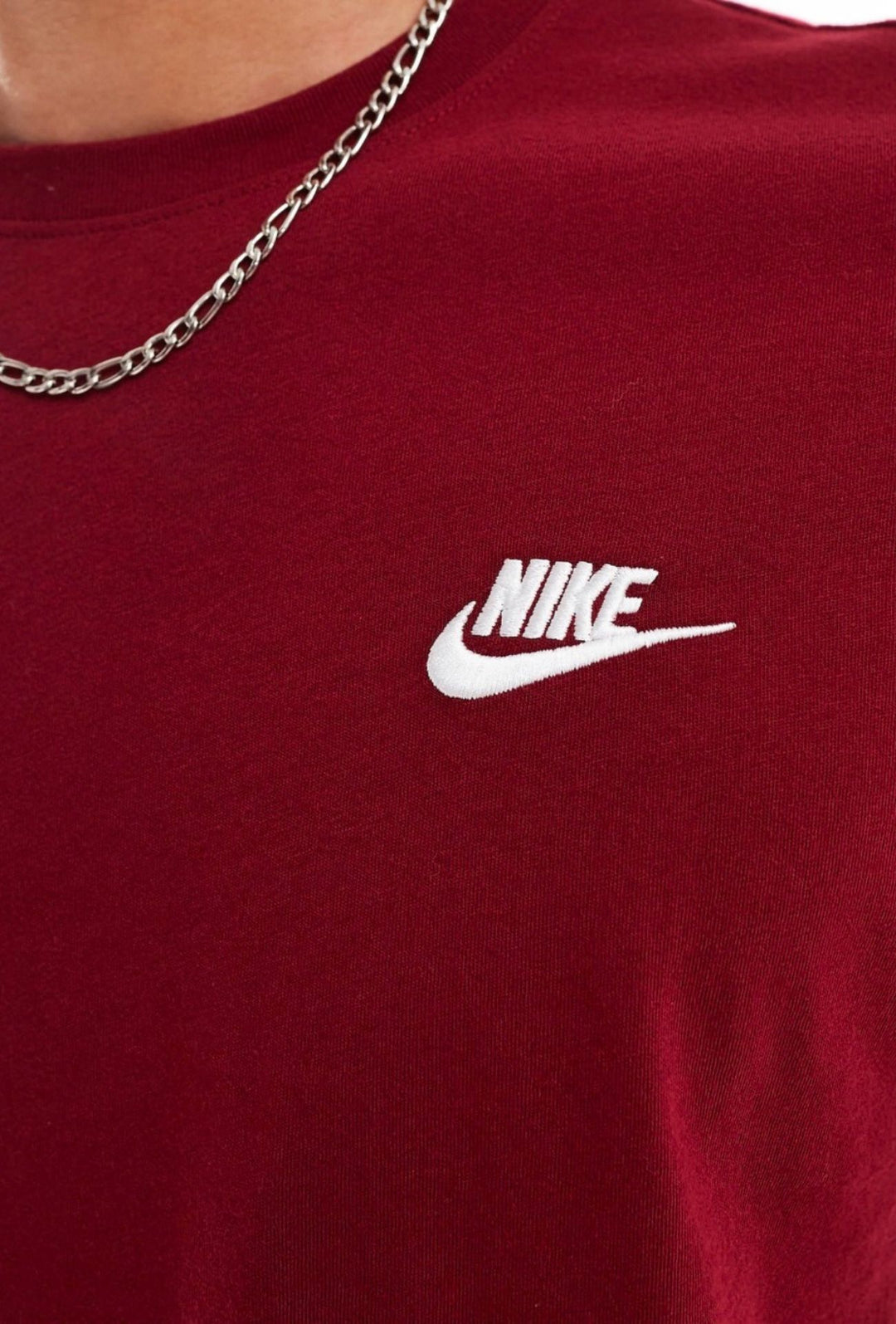 T-Shirt uomo NIKE Sportswear Club Tee logo ricamato lato cuore - BORDEAUX