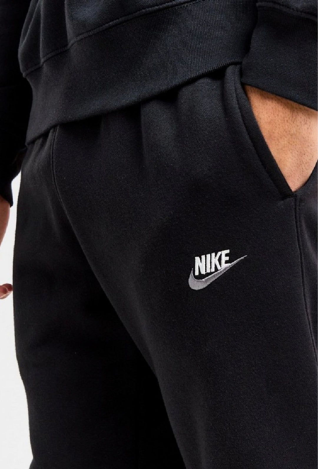Tuta Uomo NIKE con felpa full zip e pantalone con polsino - NERO
